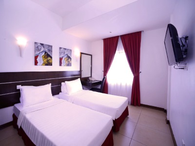 deluxe room - hotel bella vista waterfront langkawi - langkawi, malaysia