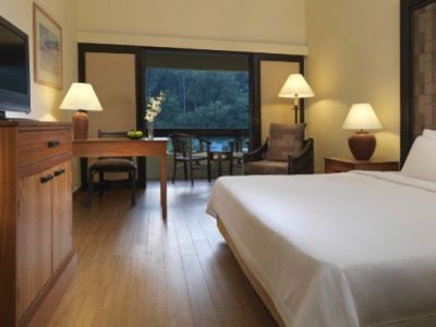 bedroom - hotel hyatt regency resort - kuantan, malaysia