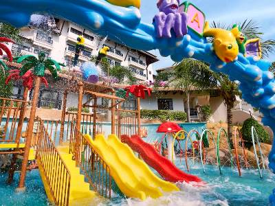 outdoor pool - hotel doubletree by hilton damai laut resort - lumut, malaysia