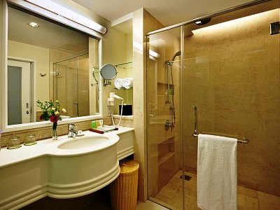bathroom 2 - hotel royale chulan damansara - petaling jaya, malaysia