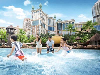 outdoor pool - hotel sunway resort - petaling jaya, malaysia