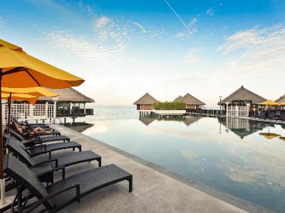 outdoor pool - hotel avani sepang goldcoast resort - sepang, malaysia