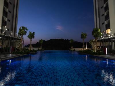 outdoor pool - hotel ramada meridin johor bahru - iskandar puteri, malaysia