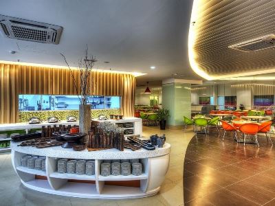 breakfast room - hotel ibis styles fraser business park - kuala lumpur, malaysia