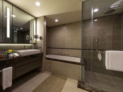 bathroom - hotel ascott sentral - kuala lumpur, malaysia