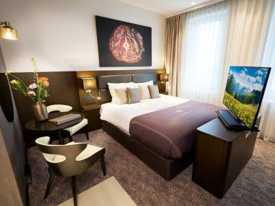 bedroom 1 - hotel radisson hotel n suites amsterdam south - amstelveen, netherlands