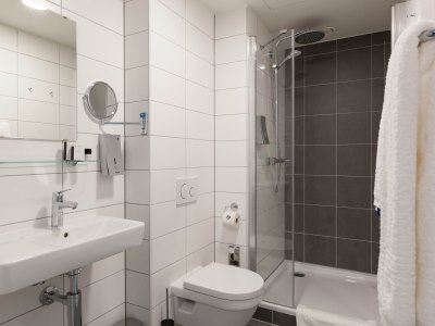 bathroom 1 - hotel best western plus amstelveen - amstelveen, netherlands