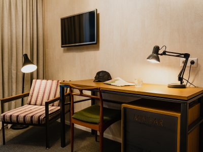 bedroom 7 - hotel de hallen - amsterdam, netherlands