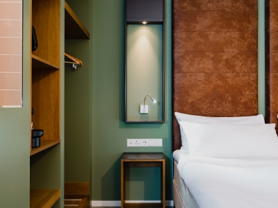 bedroom 5 - hotel de hallen - amsterdam, netherlands