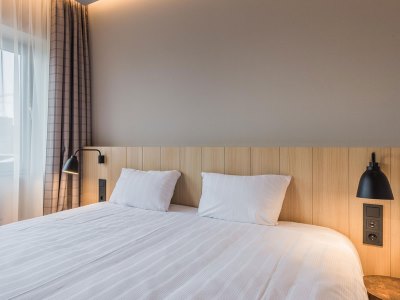 bedroom 5 - hotel urban lodge - amsterdam, netherlands