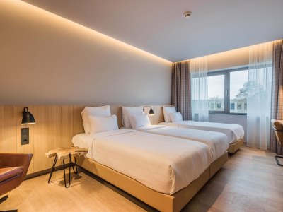bedroom 7 - hotel urban lodge - amsterdam, netherlands