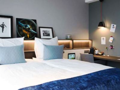 bedroom - hotel postillion hotel and convention centre - amsterdam, netherlands
