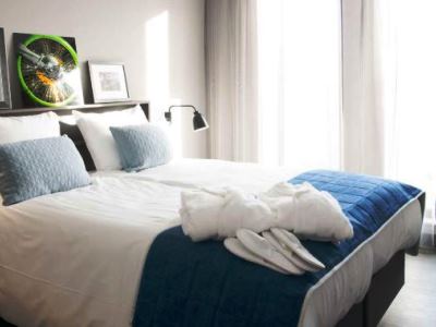 bedroom 3 - hotel postillion hotel and convention centre - amsterdam, netherlands