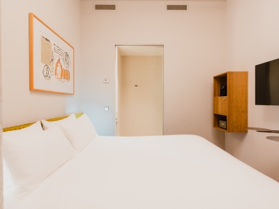 bedroom 5 - hotel pontsteiger - amsterdam, netherlands