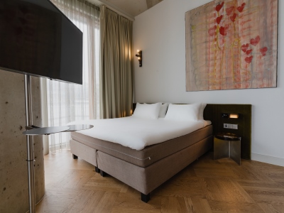 bedroom 8 - hotel pontsteiger - amsterdam, netherlands