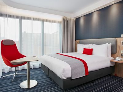 bedroom 1 - hotel holiday inn express - north riverside - amsterdam, netherlands