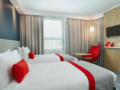 bedroom 3 - hotel holiday inn express - north riverside - amsterdam, netherlands