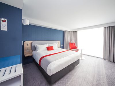 bedroom - hotel holiday inn express - north riverside - amsterdam, netherlands