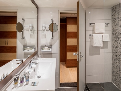 bathroom - hotel mercure amsterdam west - amsterdam, netherlands