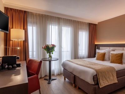 deluxe room - hotel avenue - amsterdam, netherlands
