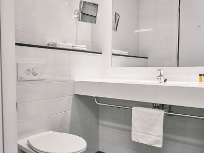 bathroom 1 - hotel casa - amsterdam, netherlands