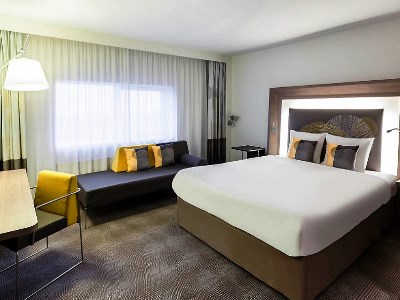 bedroom 1 - hotel novotel den haag world forum - the hague, netherlands