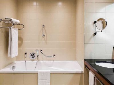 bathroom - hotel pullman eindhoven cocagne - eindhoven, netherlands