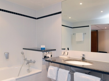 bathroom 2 - hotel amrath grand frans hals - haarlem, netherlands