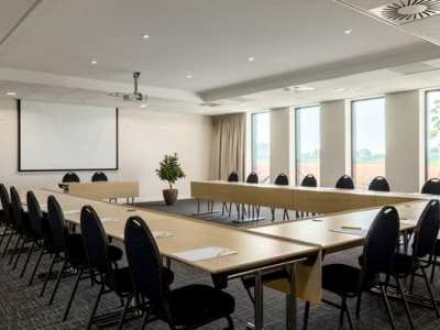 conference room - hotel hilton garden inn leiden - leiden, netherlands