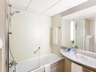 bathroom - hotel novotel rotterdam brainpark - rotterdam, netherlands