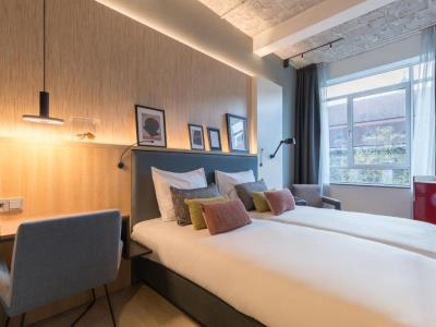 bedroom 3 - hotel postillion hotel and convention ctr wtc - rotterdam, netherlands