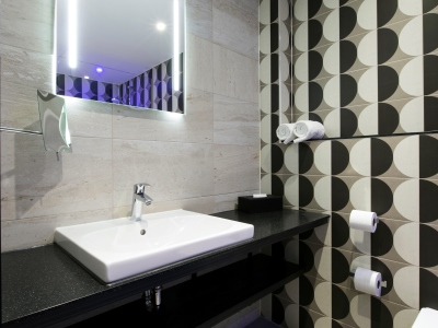 bathroom - hotel savoy hotel rotterdam - rotterdam, netherlands