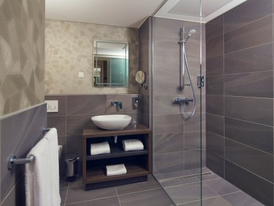 bathroom - hotel inntel hotels utrecht centre - utrecht, netherlands