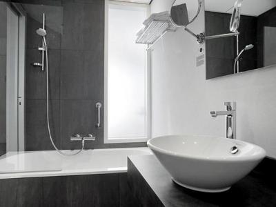 bathroom - hotel inntel amsterdam zaandam - zaandam, netherlands
