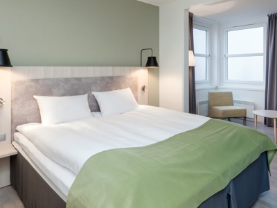 bedroom - hotel quality hotel entry - kolbotn, norway