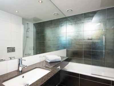 bathroom - hotel scandic ornen - bergen, norway