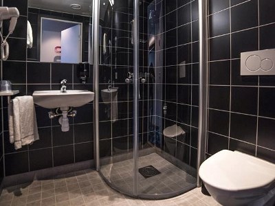 bathroom - hotel magic solheimsviken - bergen, norway