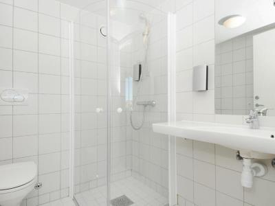 bathroom - hotel anker - oslo, norway