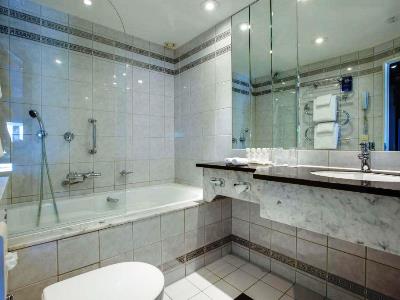 bathroom - hotel radisson blu plaza oslo - oslo, norway