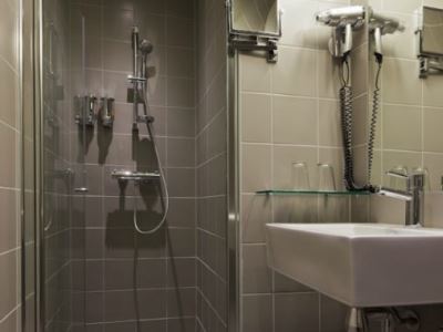 bathroom - hotel saga hotel oslo - oslo, norway