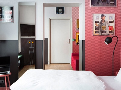 bedroom - hotel comfort hotel karl johan - oslo, norway