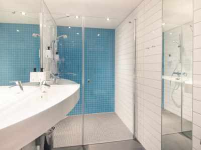 bathroom - hotel scandic ishavs - tromso, norway