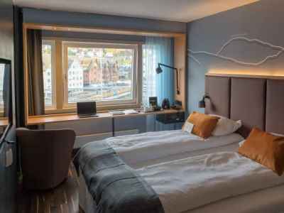 standard bedroom - hotel scandic ishavs - tromso, norway