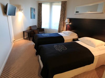 bedroom - hotel hardangerfjord - oystese, norway