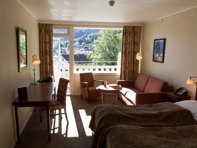 standard bedroom 1 - hotel kviknes - balestrand, norway