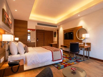 bedroom - hotel ramada encore wyndham kathmandu thamel - kathmandu, nepal