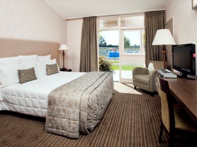 bedroom 1 - hotel copthorne solway park wairarapa - masterton, new zealand