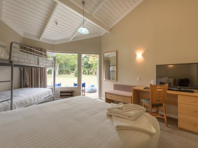 standard bedroom 2 - hotel copthorne hotel n resort bay of islands - paihia, new zealand