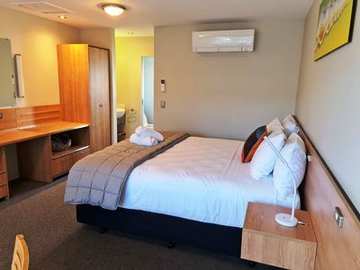 bedroom 1 - hotel kingsgate hotel autolodge paihia - paihia, new zealand