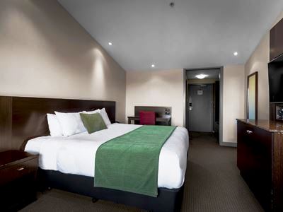 bedroom 2 - hotel copthorne hotel and resort lakefront - queenstown, new zealand